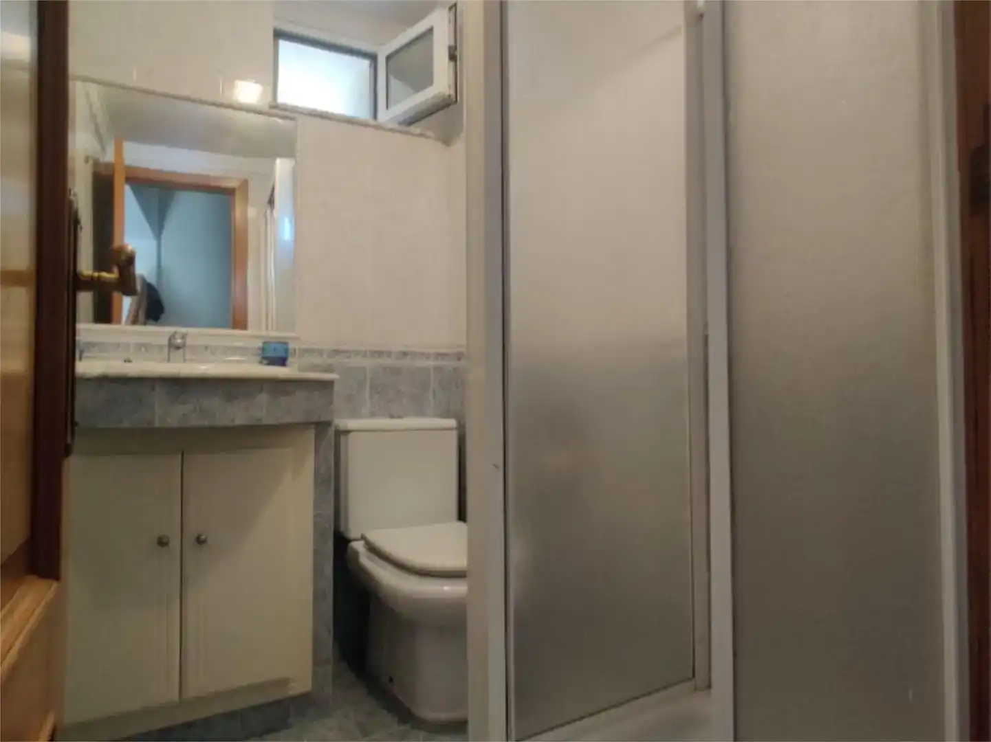 Bathroom of Flat for rent in Moaña  with Balcony