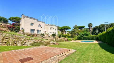 Casa con piscina, jardín y amplios espacios en Sant Andreu de Llavaneres