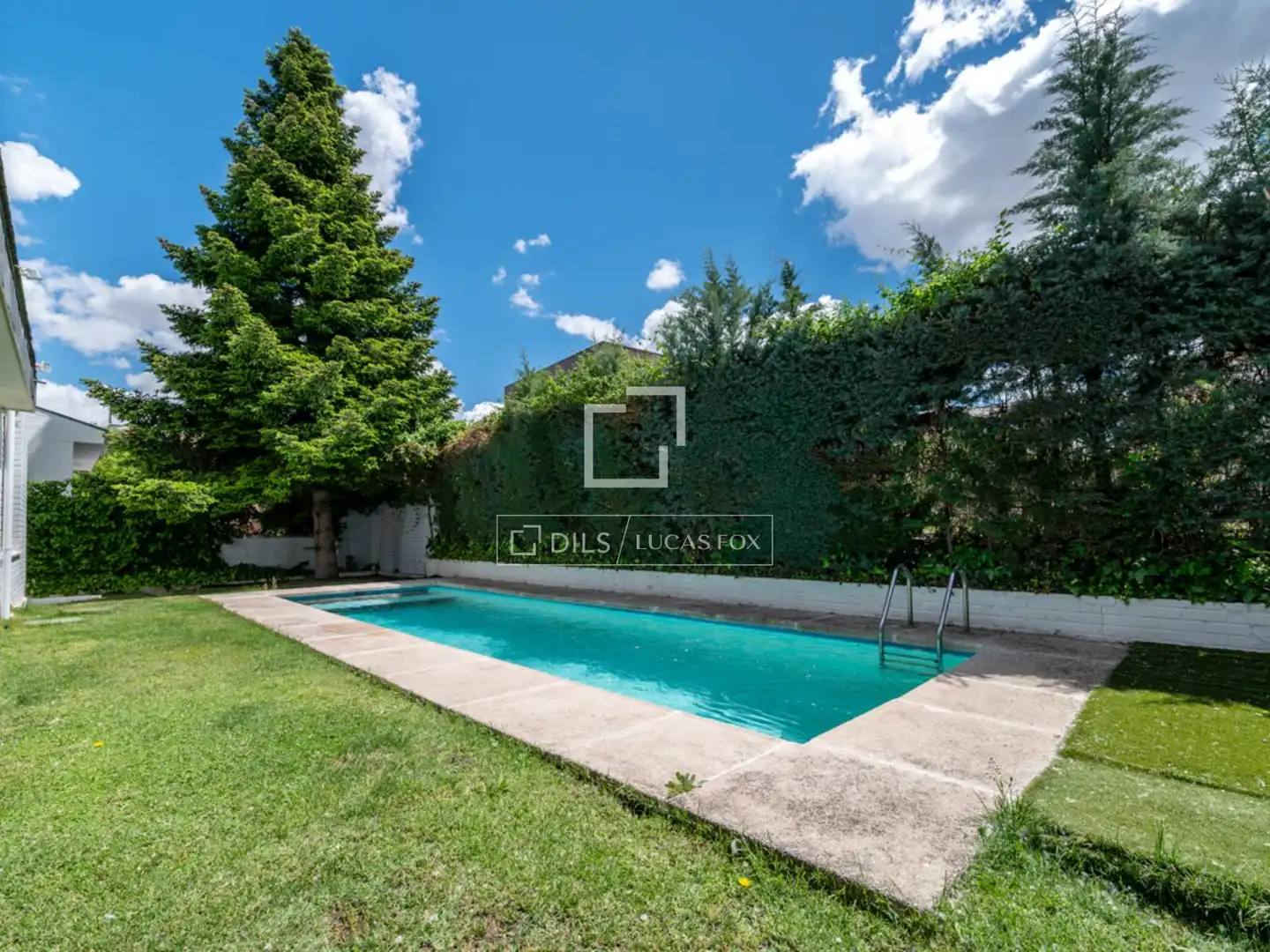 Piscina de Casa o xalet en venda en La Moraleja amb Aire condicionat, Calefacció i Jardí privat