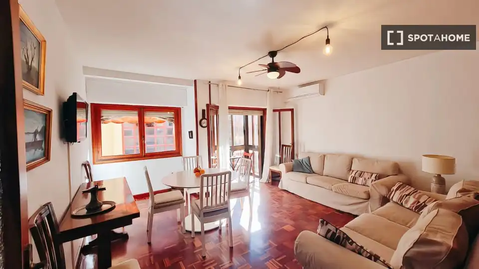 Wohnzimmer von Wohnung zur Miete in Alicante / Alacant mit Klimaanlage, Heizung und Möbliert