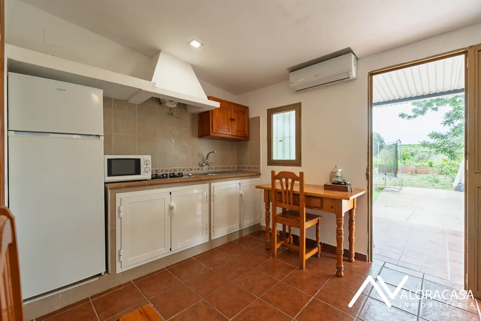 Cocina de Finca rústica en venta en Cártama con Aire acondicionado, Amueblado y Microondas