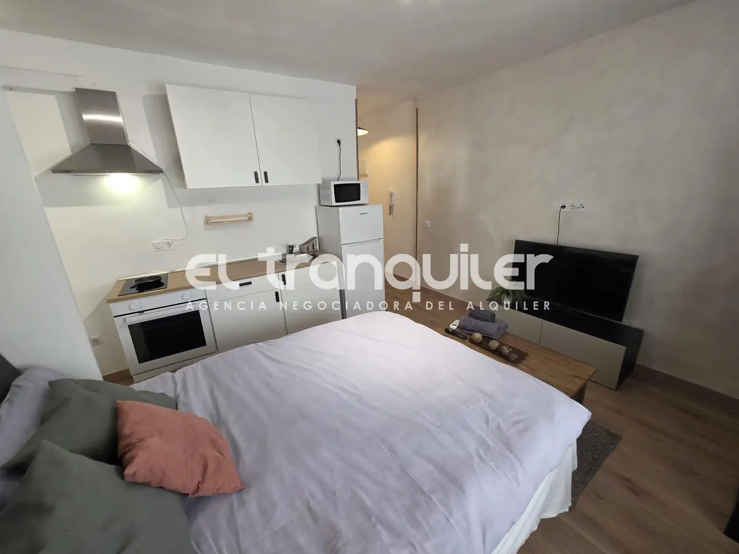 Schlafzimmer von Wohnung zur Miete in Madrid mit Klimaanlage, Möbliert und Waschmaschine