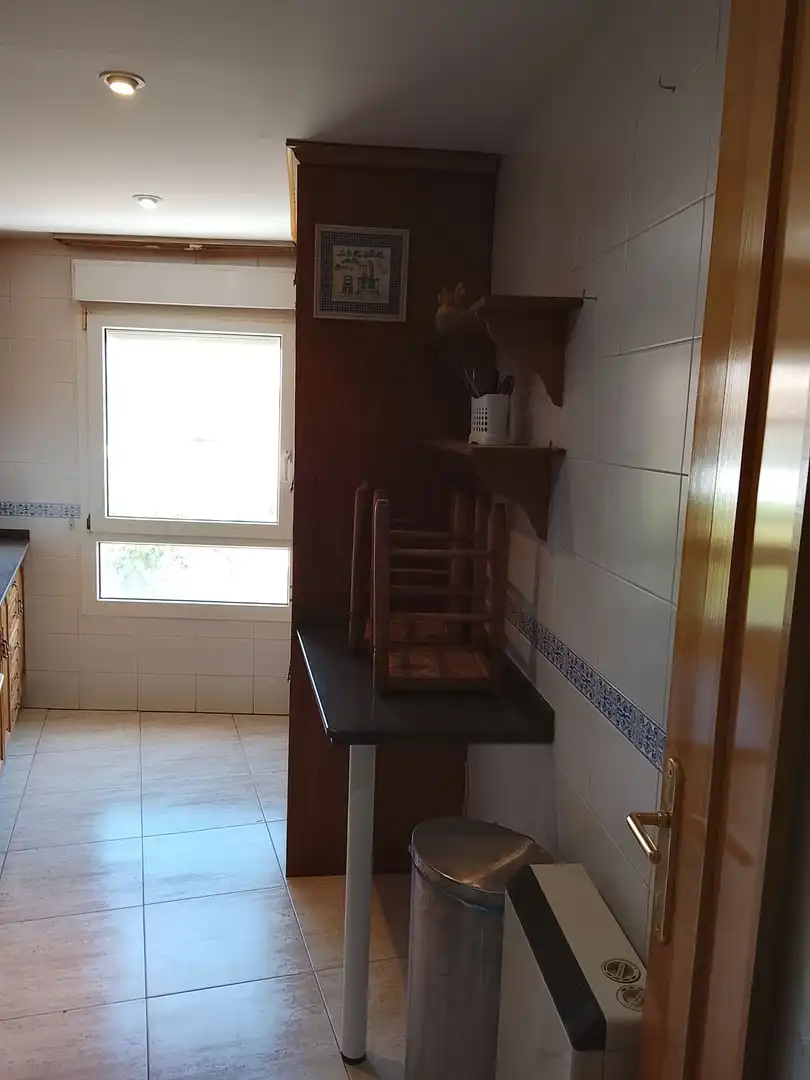 Küche von Wohnung zum Verkauf in Madrigal de la Vera mit Klimaanlage, Heizung und Möbliert