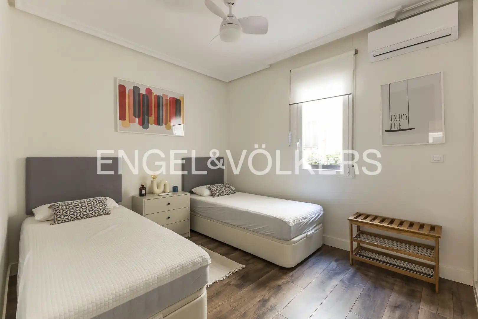 Bedroom of Flat for rent in Madrid  with Air Conditioner, Heating and Furnished