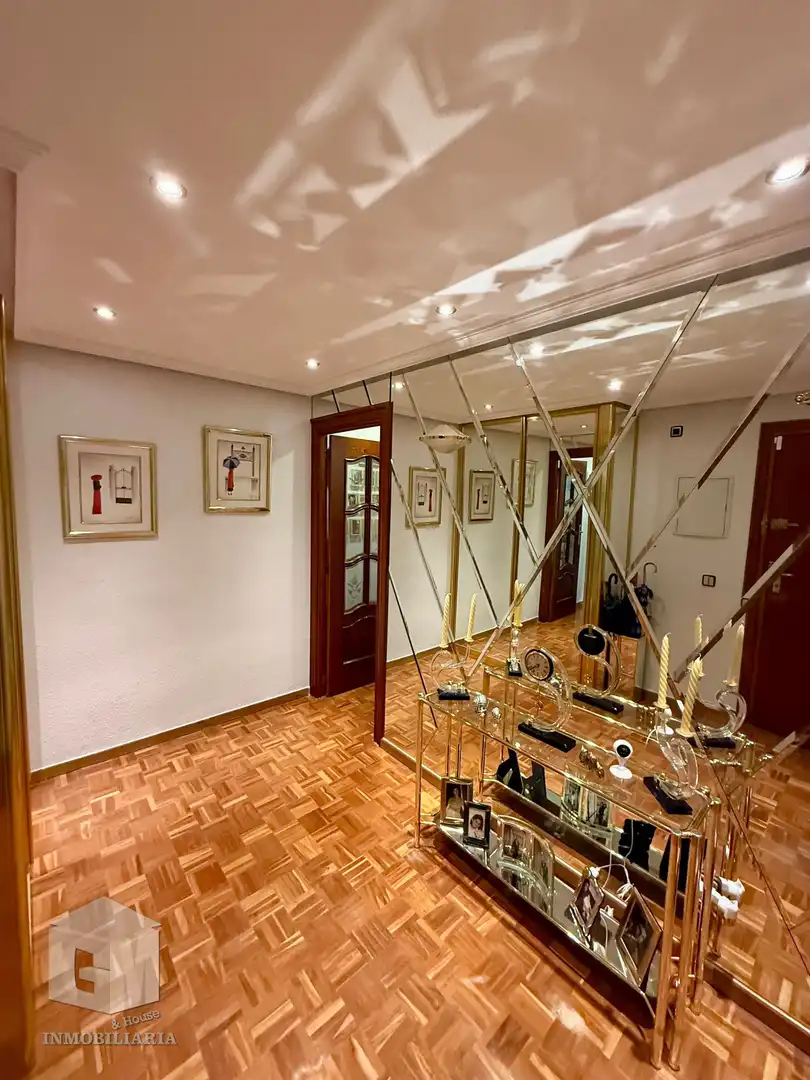 Flat for sale in Ensanche