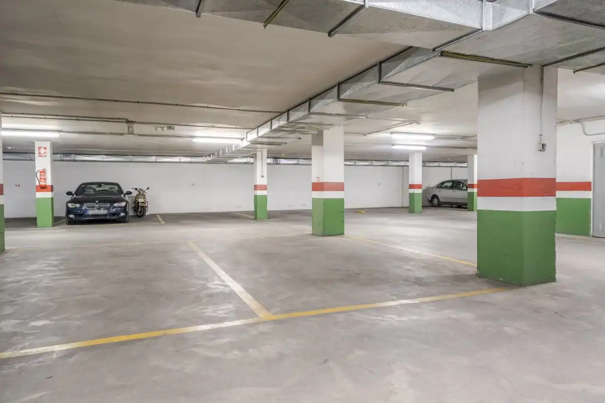 Garaje en venta en Calle muladies, Parque Lagos