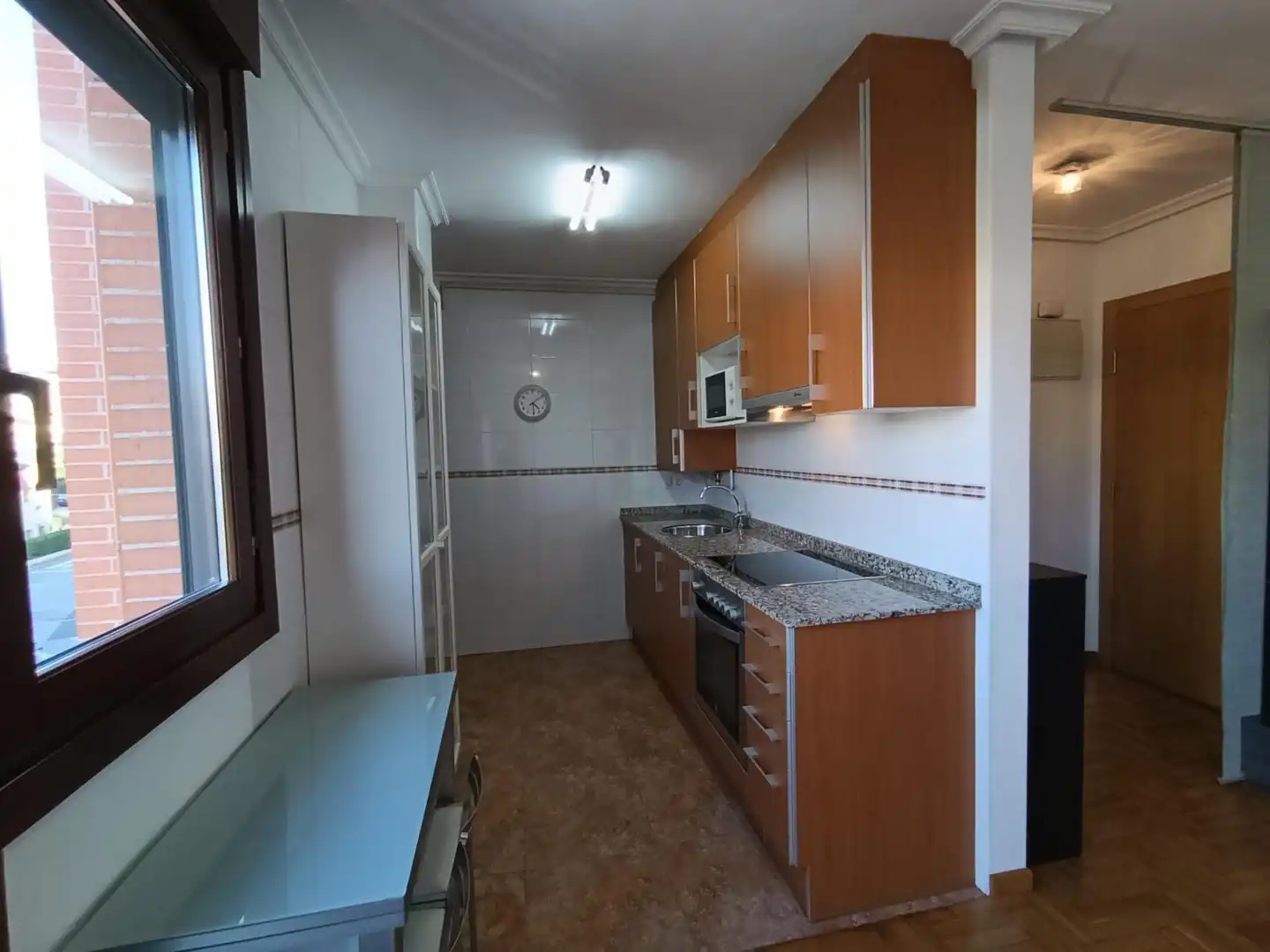 Cuina de Apartament en venda en Avilés amb Calefacció, Traster i Balcó