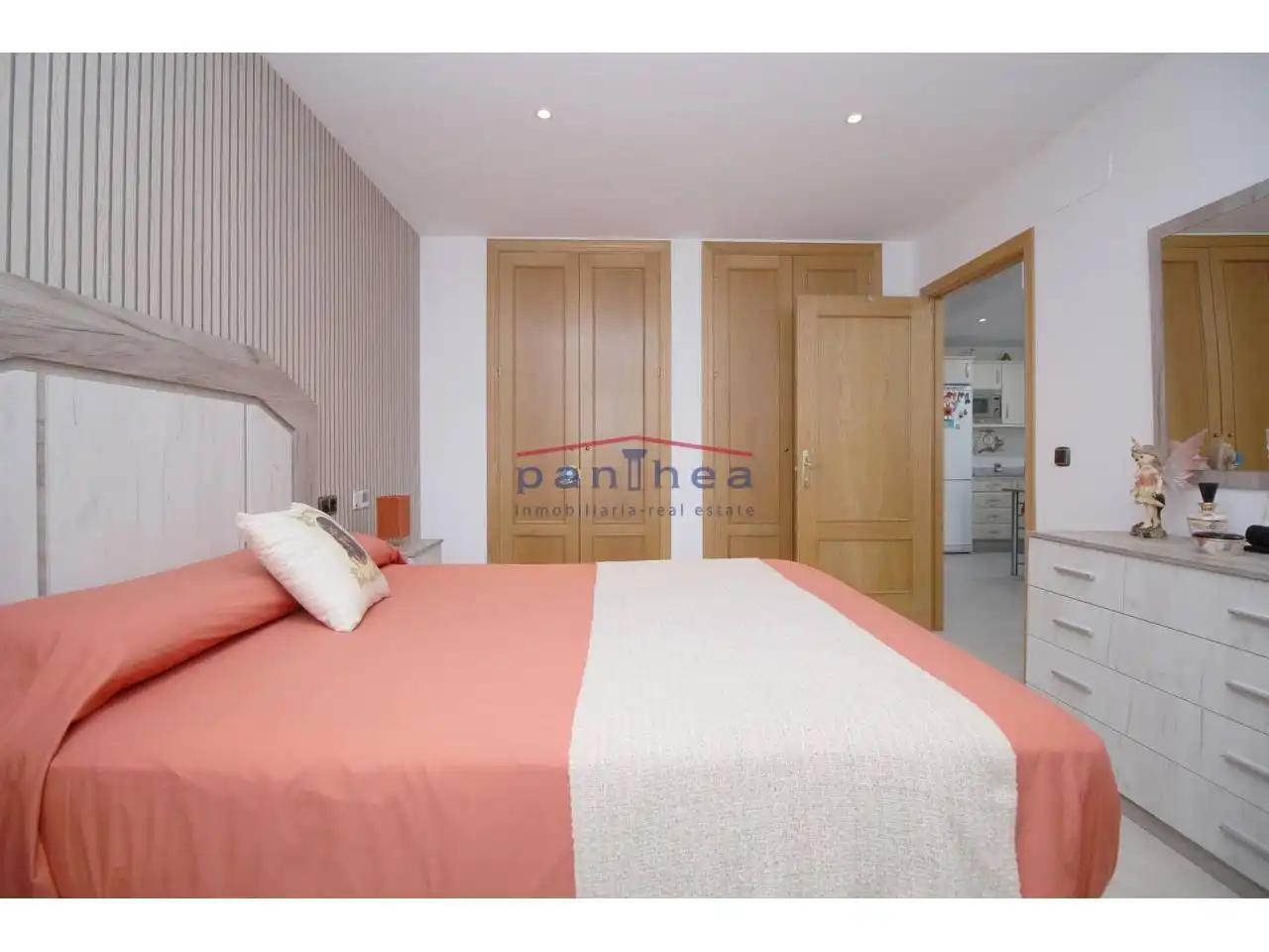 Habitación de Piso en venta en Rincón de la Victoria con Aire acondicionado, Terraza y Piscina comunitaria