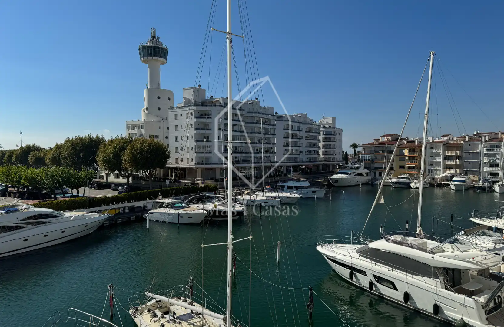 Vista exterior de Dúplex en venda en Empuriabrava amb Aire condicionat, Calefacció i Terrassa