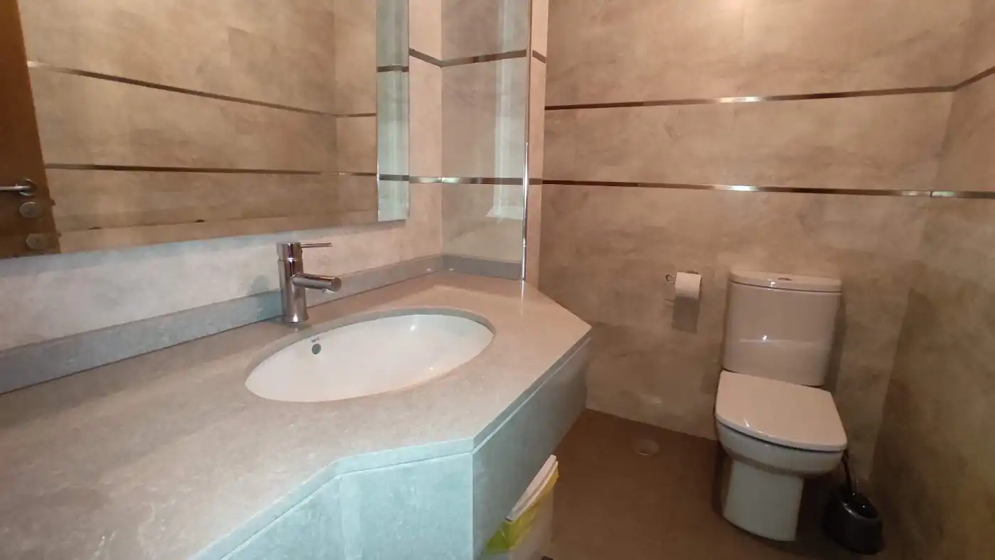 Badezimmer von Büro zur Miete in Villa de Prado