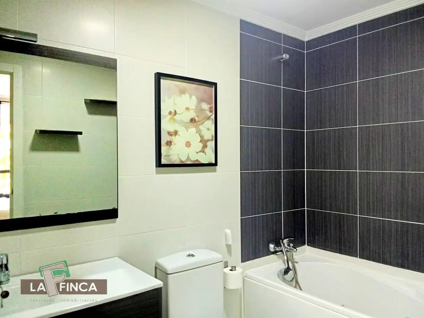 Bathroom of Flat for sale in Siero  with Heating, Terrace and Storage room