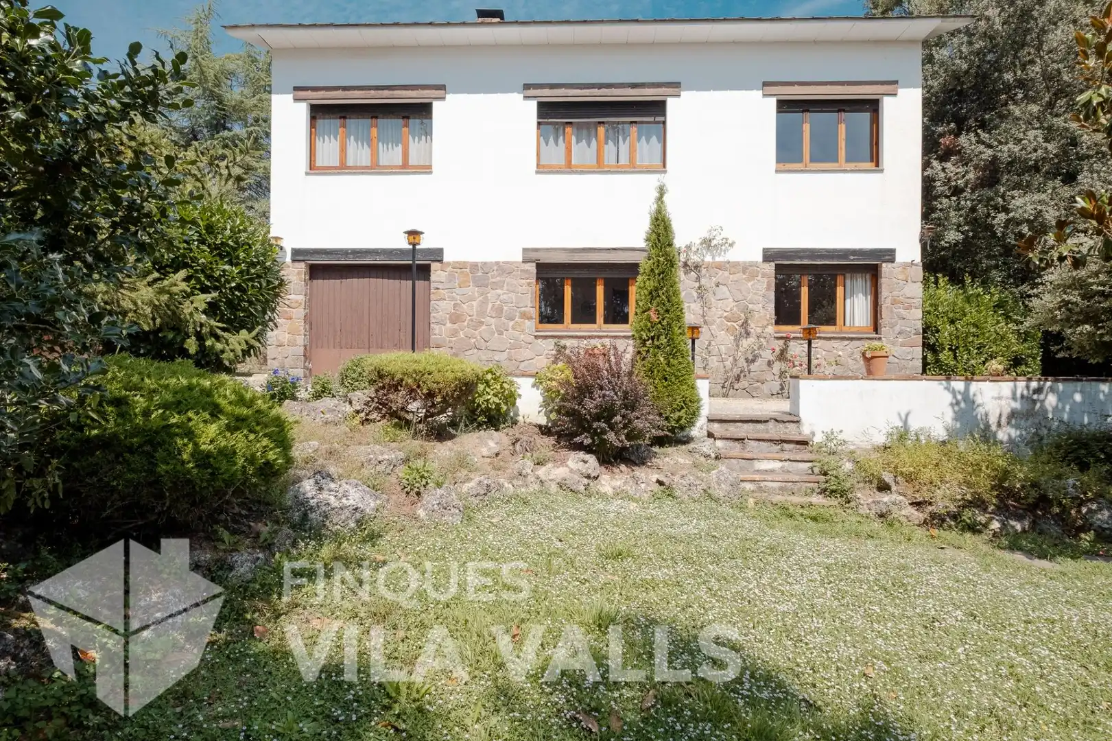 Vista exterior de Casa o xalet en venda en Sant Quirze Safaja amb Jardí privat