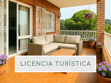 Casa amb piscina en venda a Canyelles