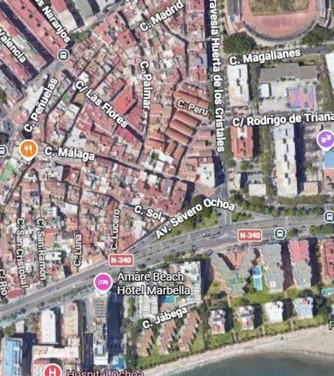 Foto 2 de Piso en venta en Los Jardines de Marbella - La Ermita, Marbella