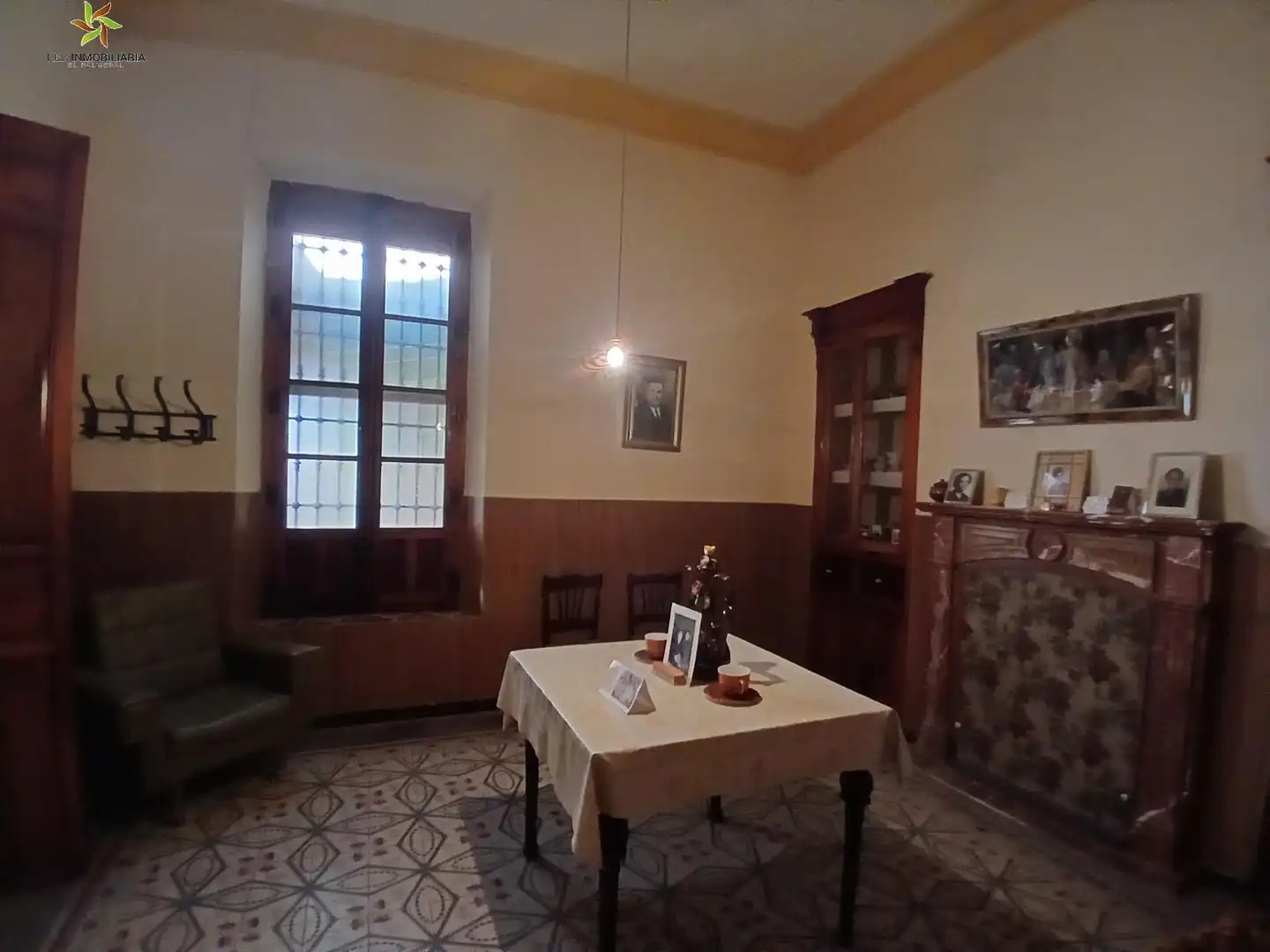 Casa amb jardí en venda a Algueña