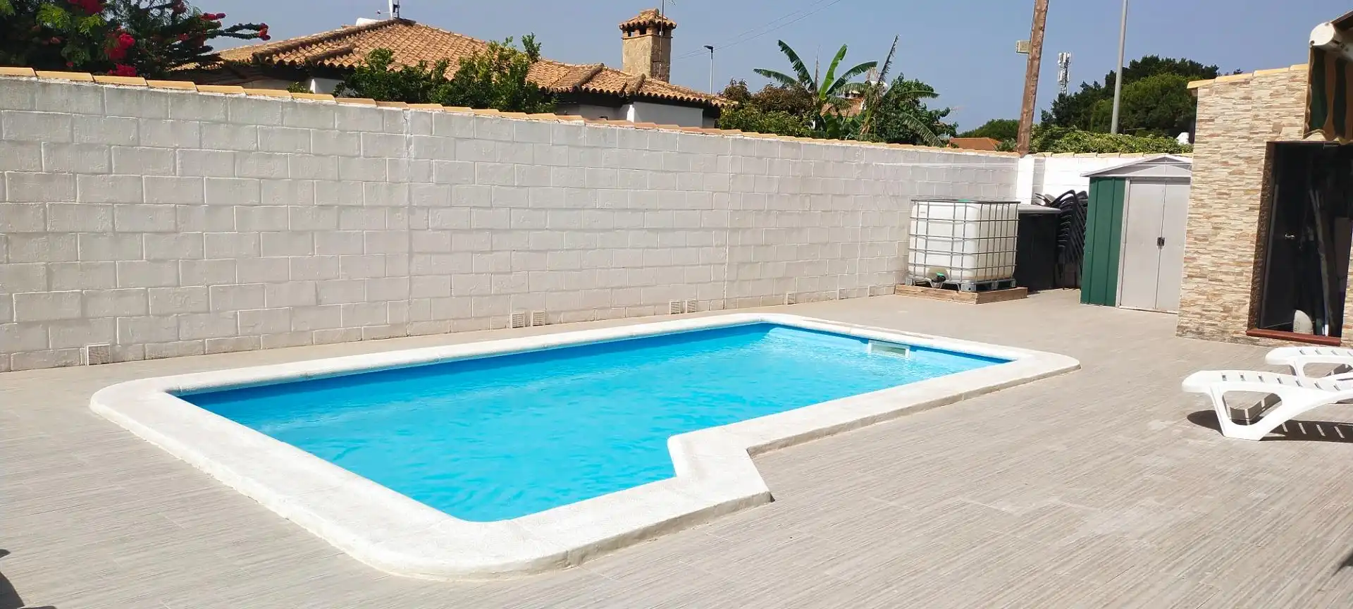 Piscina de Casa o chalet en venta en Chiclana de la Frontera con Jardín privado, Amueblado y Alarma