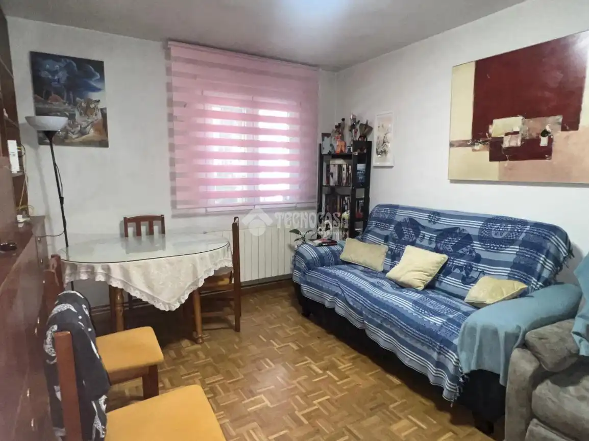 Sala d'estar de Pis en venda en Madrid amb Calefacció i Parquet
