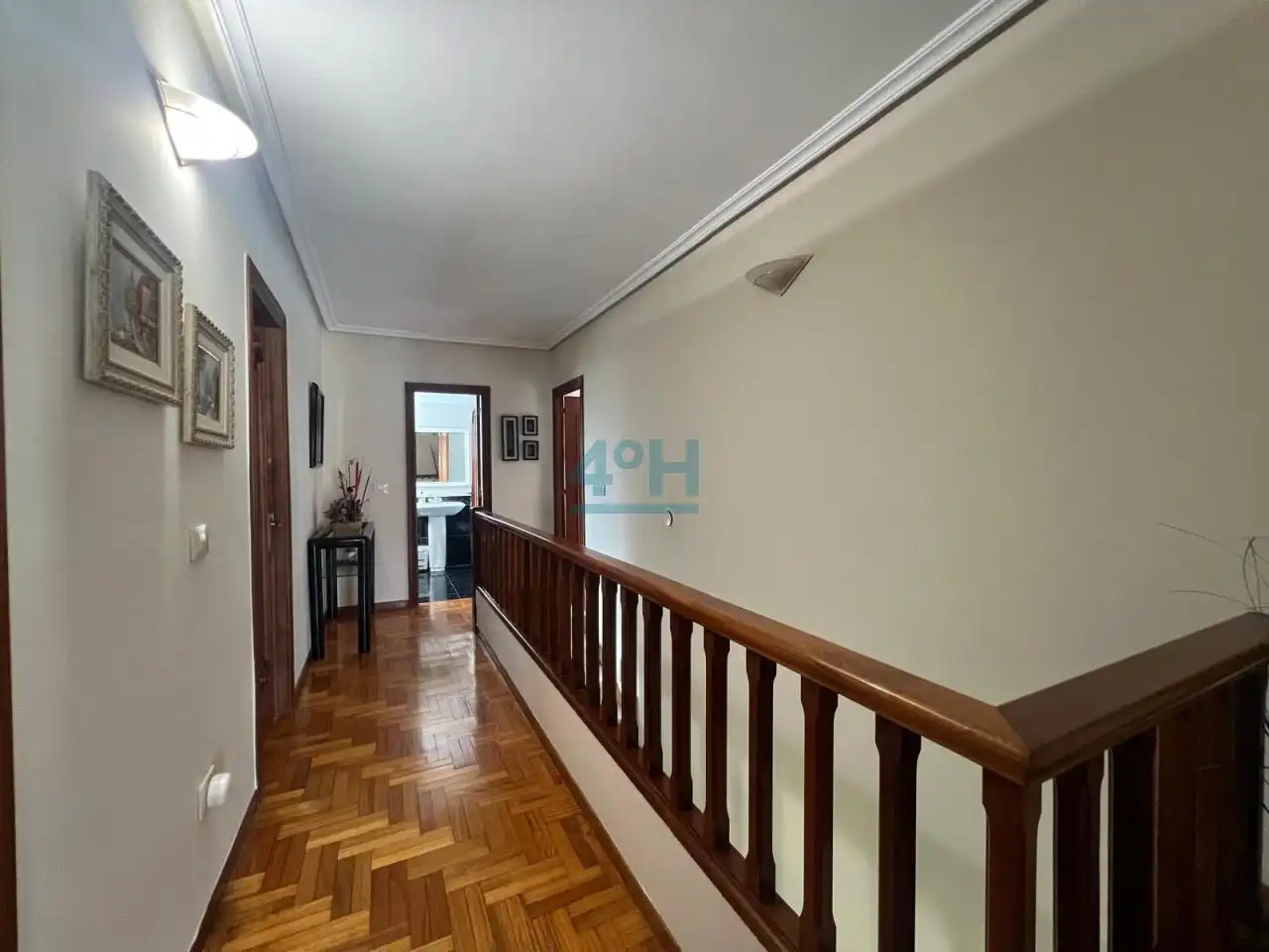 Casa adosada en venta en Ourense Capital  con Calefacción, Jardín privado y Parquet