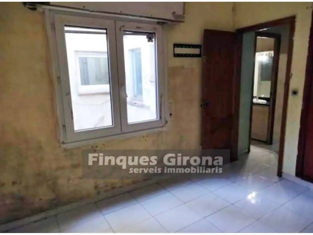 Piso en venta en Paseo Olot, Santa Eugènia