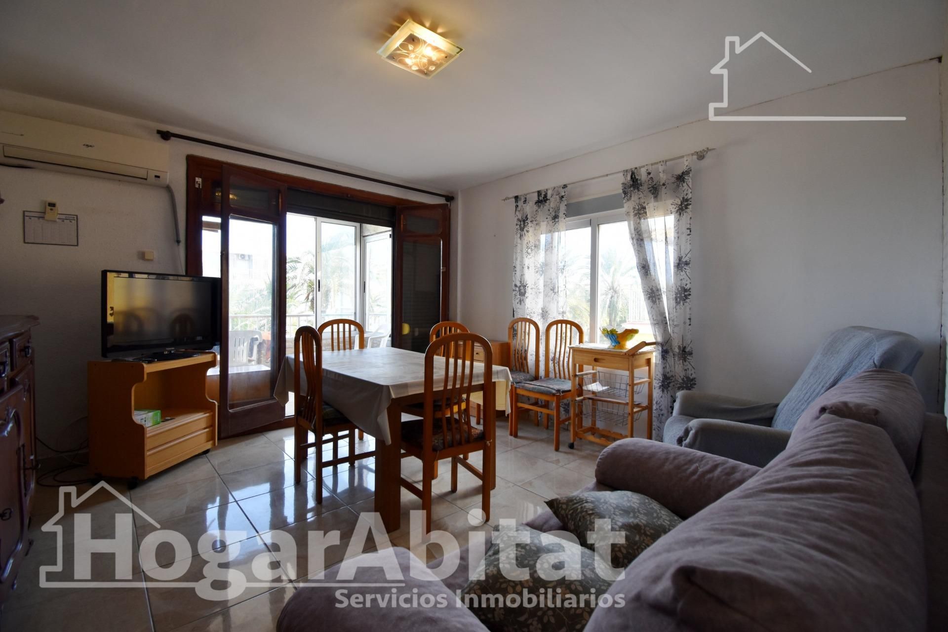 Sala d'estar de Pis en venda en Tavernes de la Valldigna amb Aire condicionat, Terrassa i Balcó