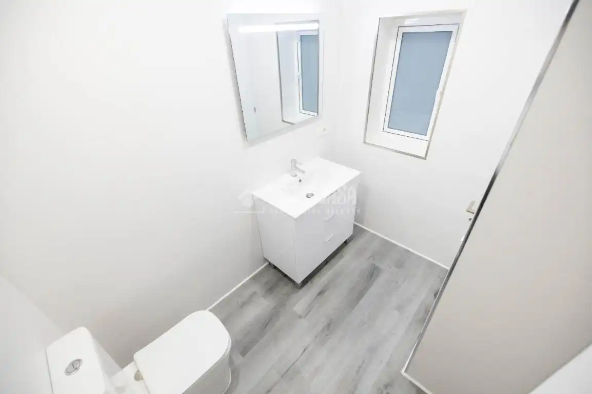 Baño de Piso en venta en Telde con Alarma