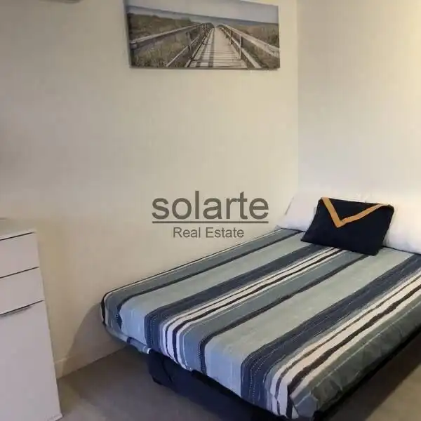 Dormitori de Pis en venda en L'Hospitalet de Llobregat amb Aire condicionat i Parquet