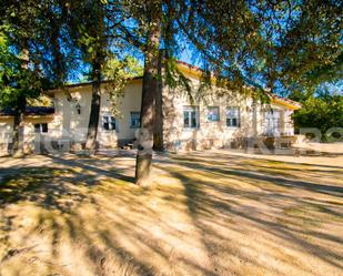 Vista exterior de Casa o xalet en venda en Torrelodones amb Terrassa i Piscina