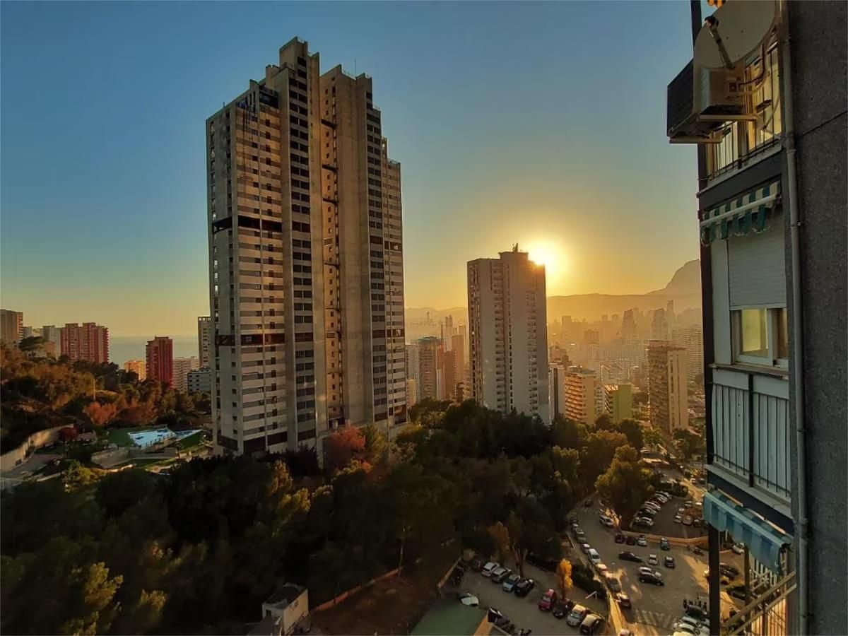 Vista exterior de Pis en venda en Benidorm amb Piscina, Moblat i Piscina comunitària