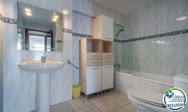 Casa aparellada amb piscina en venda a Muga - Gran Reserva - Badia, imagen 16