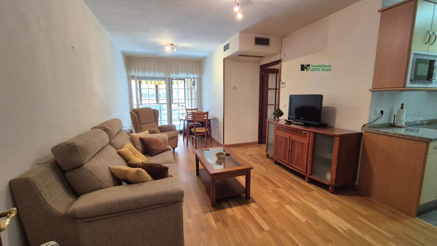 Living room of Apartment for sale in Badajoz Capital  with Air Conditioner, Terrace and Furnished