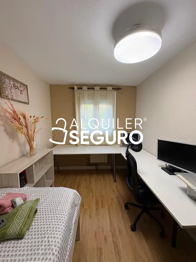 Bedroom of Flat for rent in Puente de Vallecas