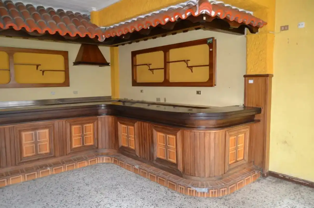 Local comercial en venda a Rúa Miguel de Cervantes, imagen 5