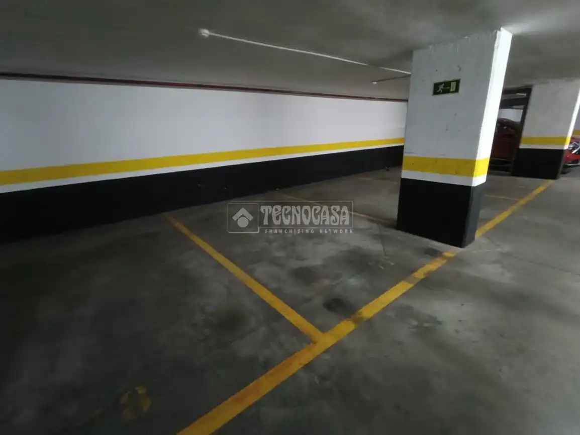 Parking de Piso en venta en Madrid con Aire acondicionado y Calefacción