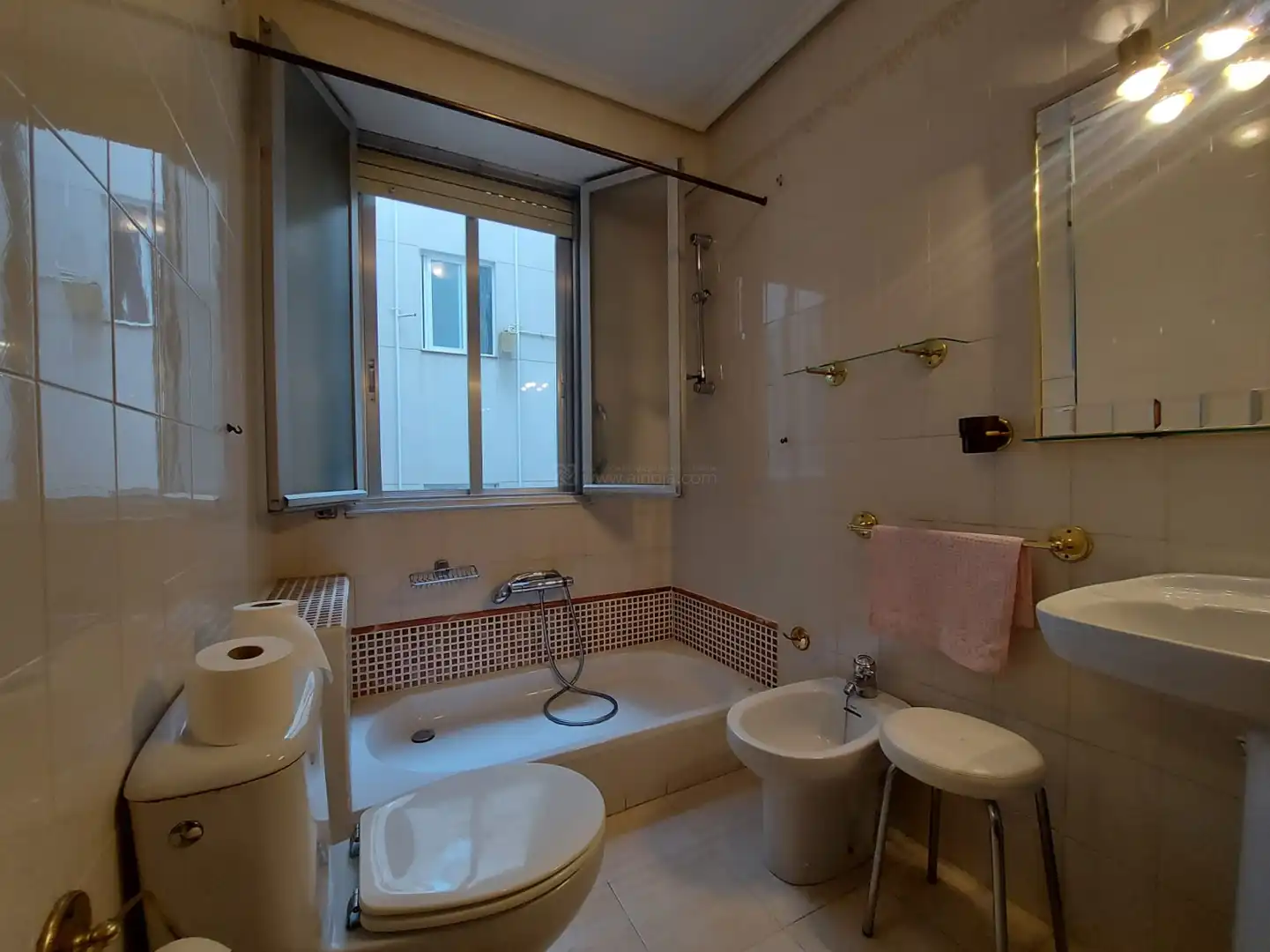 Bathroom of Flat for sale in  Logroño  with Heating, Parquet flooring and Balcony