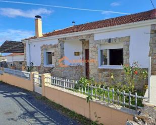 Vista exterior de Casa o xalet en venda en Maside amb Terrassa i Piscina