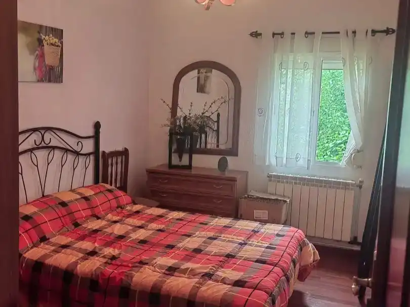 Habitación de Casa o chalet en venta en Monterroso con Jardín privado, Piscina y Amueblado