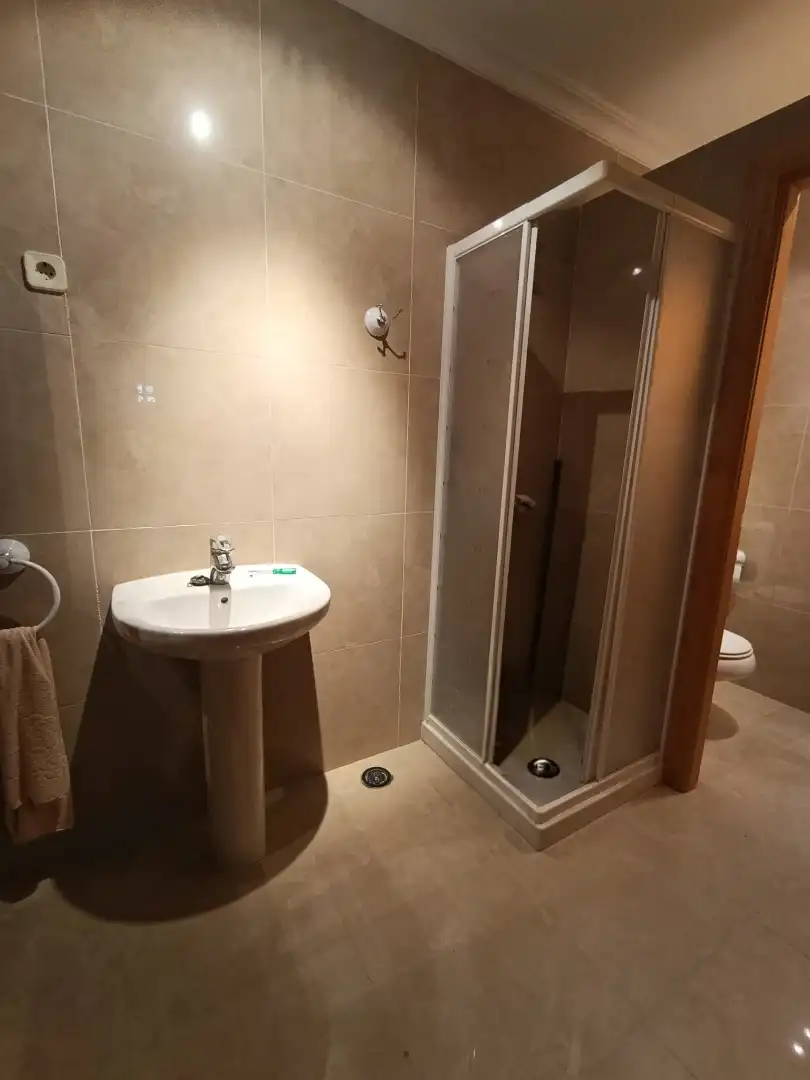 Bathroom of Houses for sale in Buendía  with Air Conditioner, Heating and Private garden