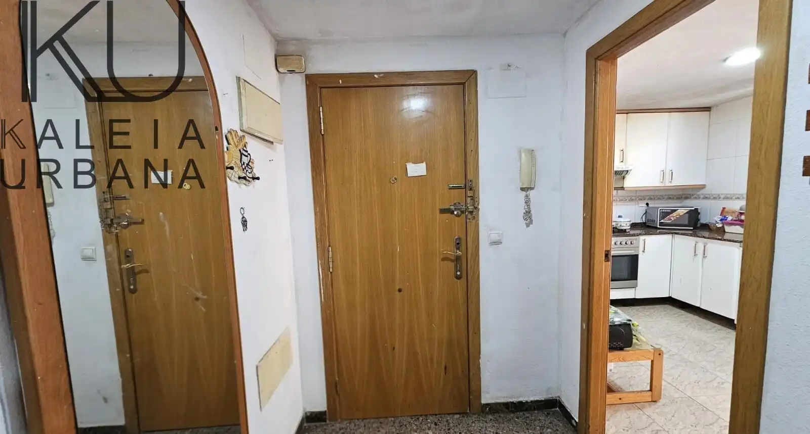 Piso en venta en Alicante / Alacant con Aire acondicionado, Terraza y Balcón