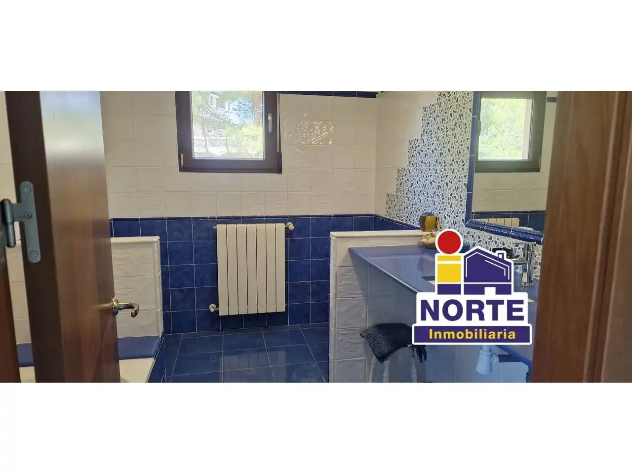 Bany de Casa o xalet en venda en Alcoy / Alcoi amb Calefacció, Jardí privat i Terrassa