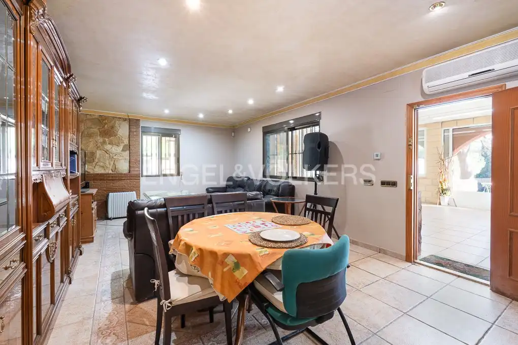 Casa o chalet en venta en Sagunto / Sagunt con Aire acondicionado, Calefacción y Jardín privado