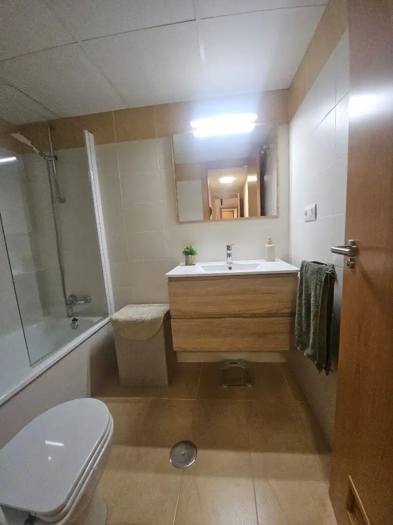 Baño de Piso en venta en La Manga del Mar Menor con Jardín privado, Terraza y Piscina