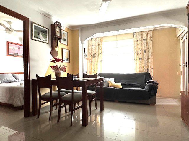 Living room of Flat for sale in Sant Boi de Llobregat  with Air Conditioner, Heating and Balcony