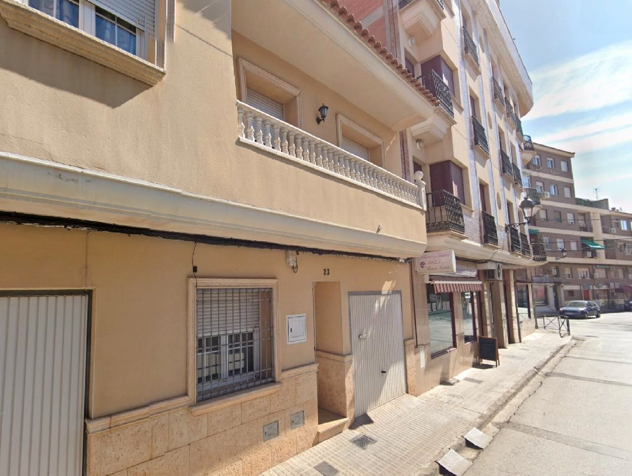 Vista exterior de Casa o xalet en venda en Tomelloso amb Terrassa