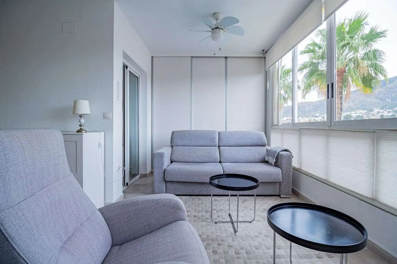 Sala d'estar de Apartament per a compartir en L'Alfàs del Pi amb Aire condicionat, Terrassa i Moblat