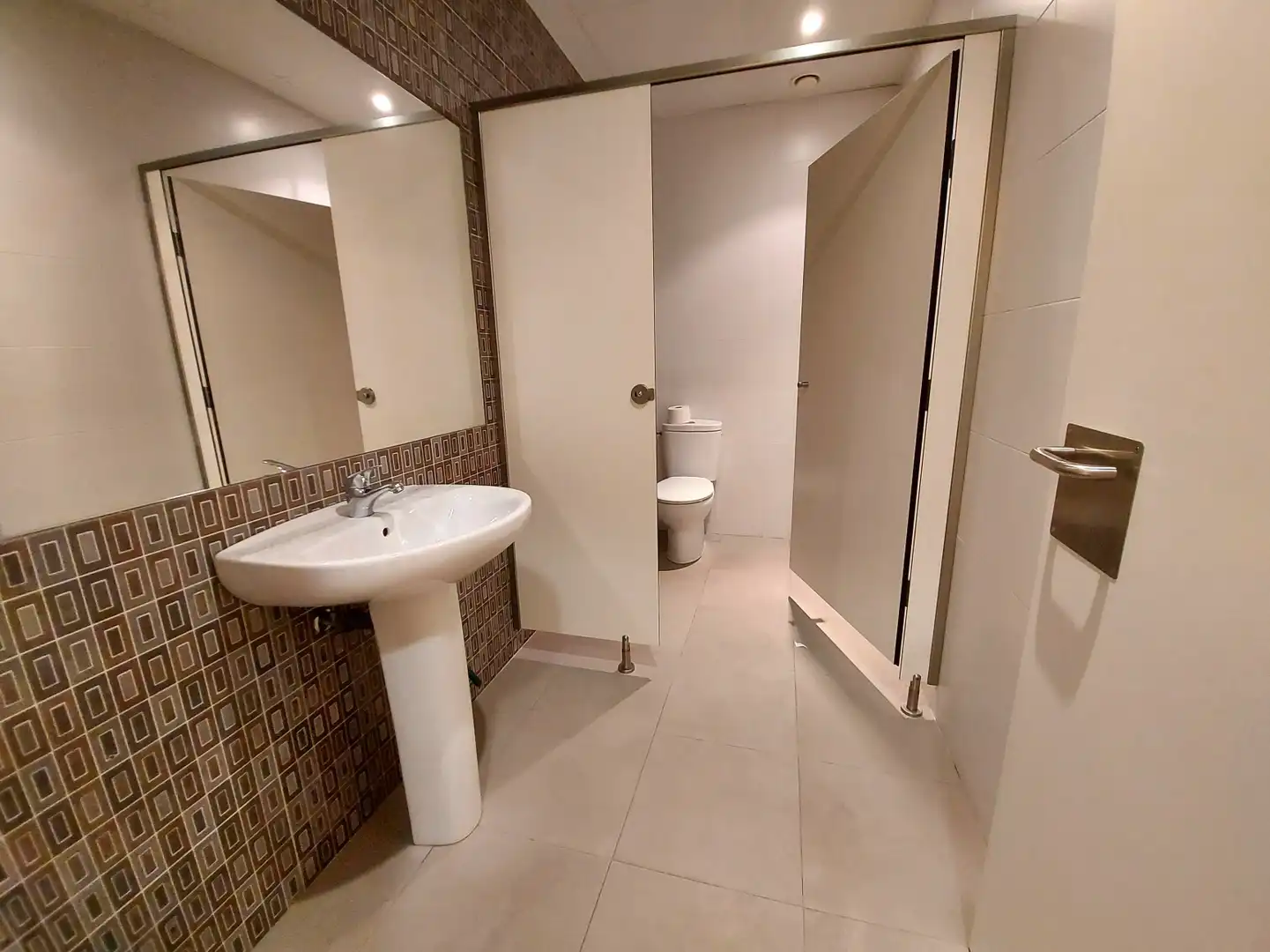 Business premises for sale in Logroño - Duquesa de la Victoria, imagen 20