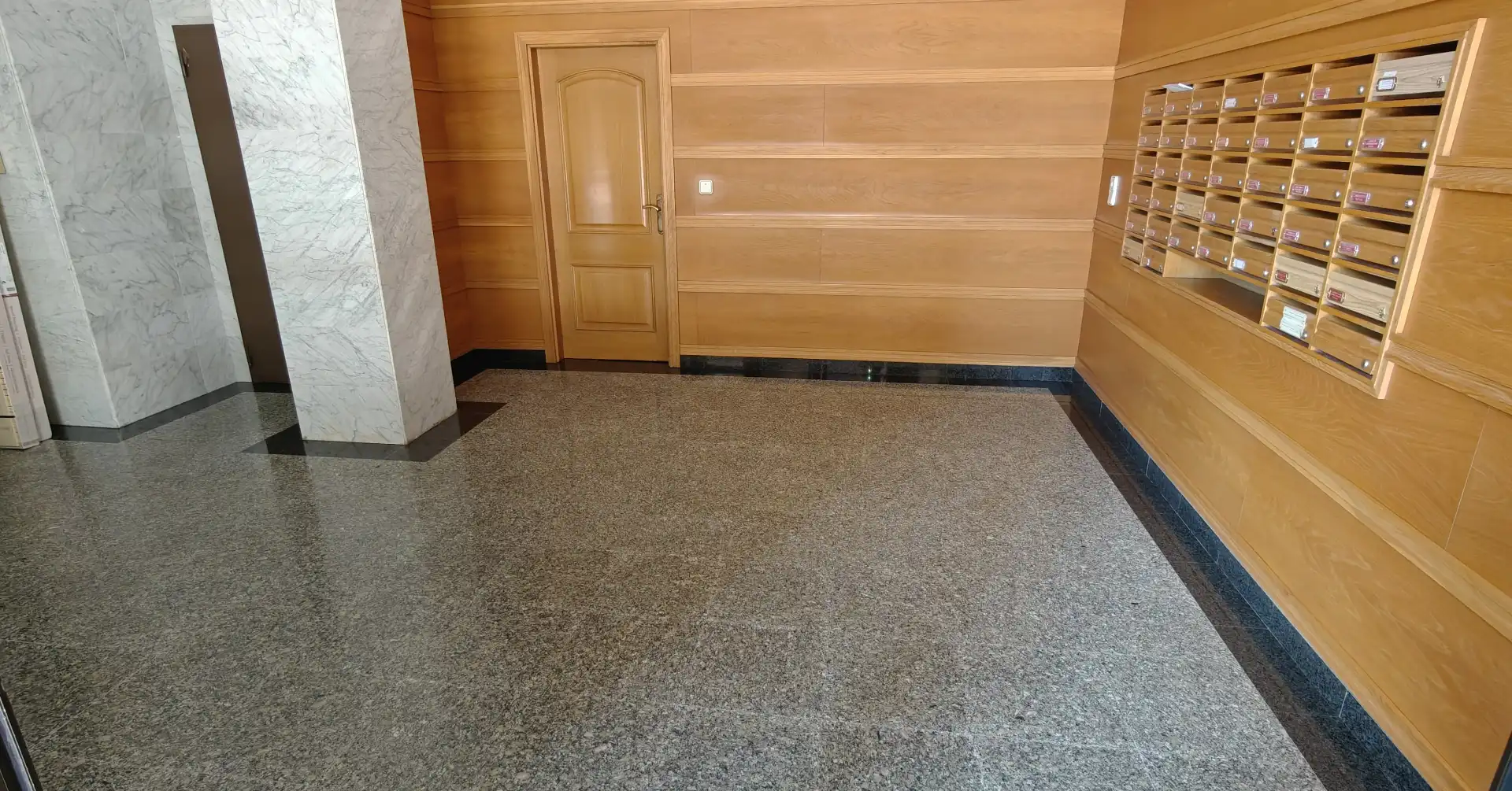 Attic for rent in Zaragoza  with Air Conditioner, Heating and Parquet flooring