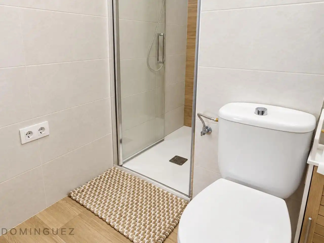 Bathroom of Flat for sale in Vigo   with Heating, Storage room and Furnished