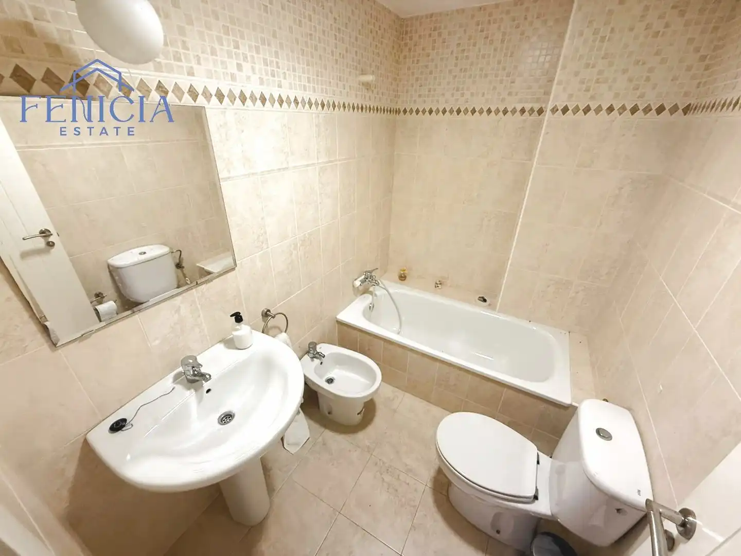 Badezimmer von Wohnung zum Verkauf in Almuñécar mit Klimaanlage und Abstellraum