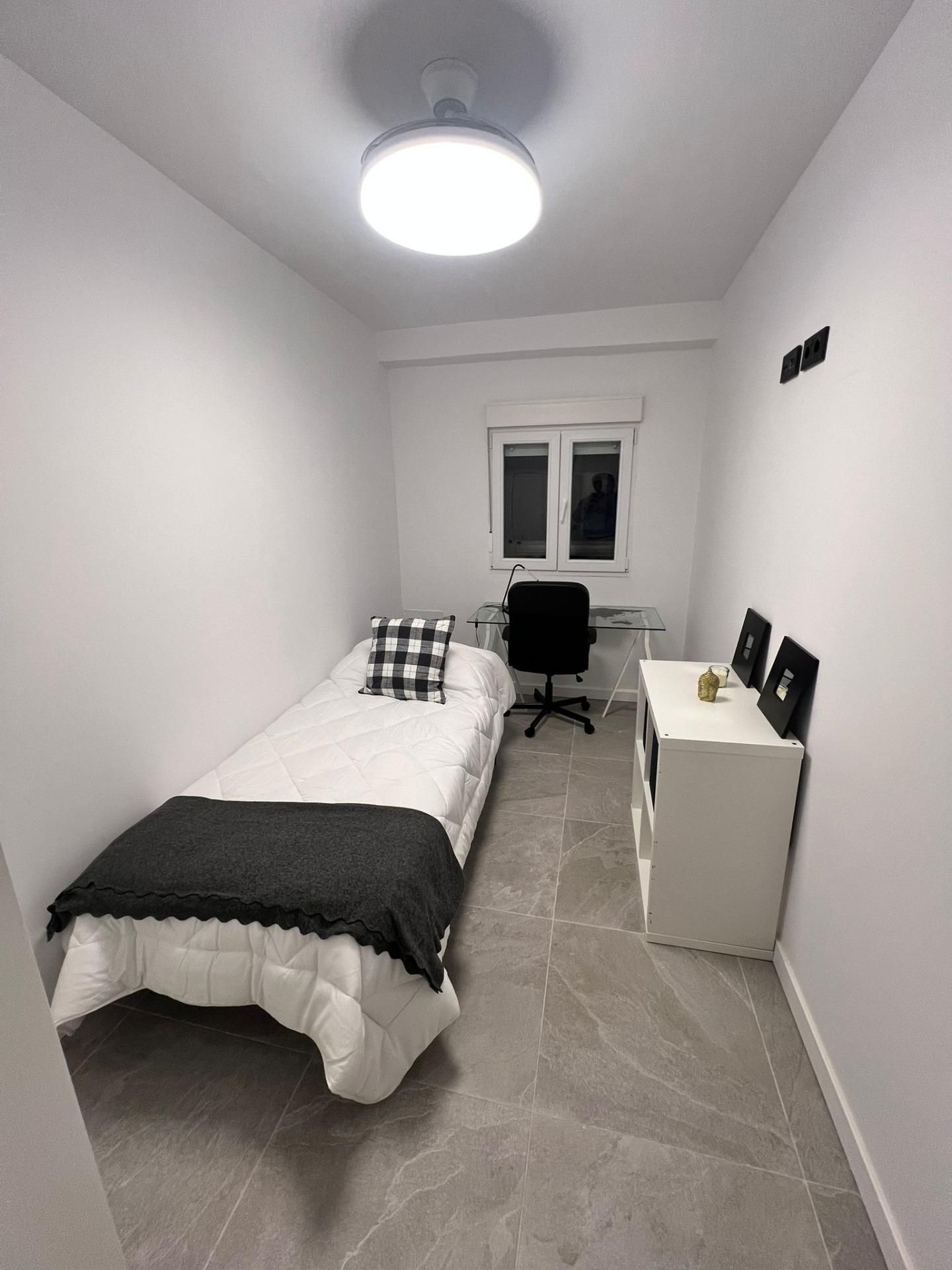 Pis per a compartir a Portada Alta - Pol. Crta. De Cártama, Cruz de Humilladero