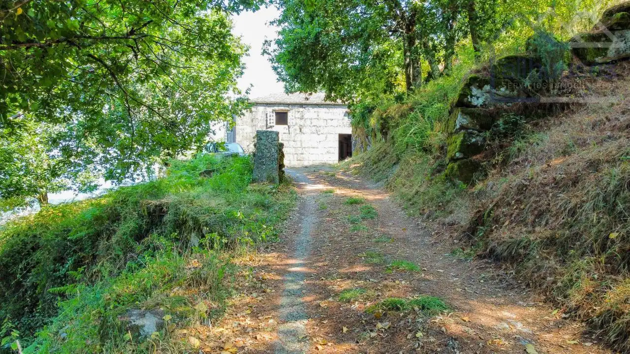 Casa rústica amb jardí en venda a Covelo, imagen 2